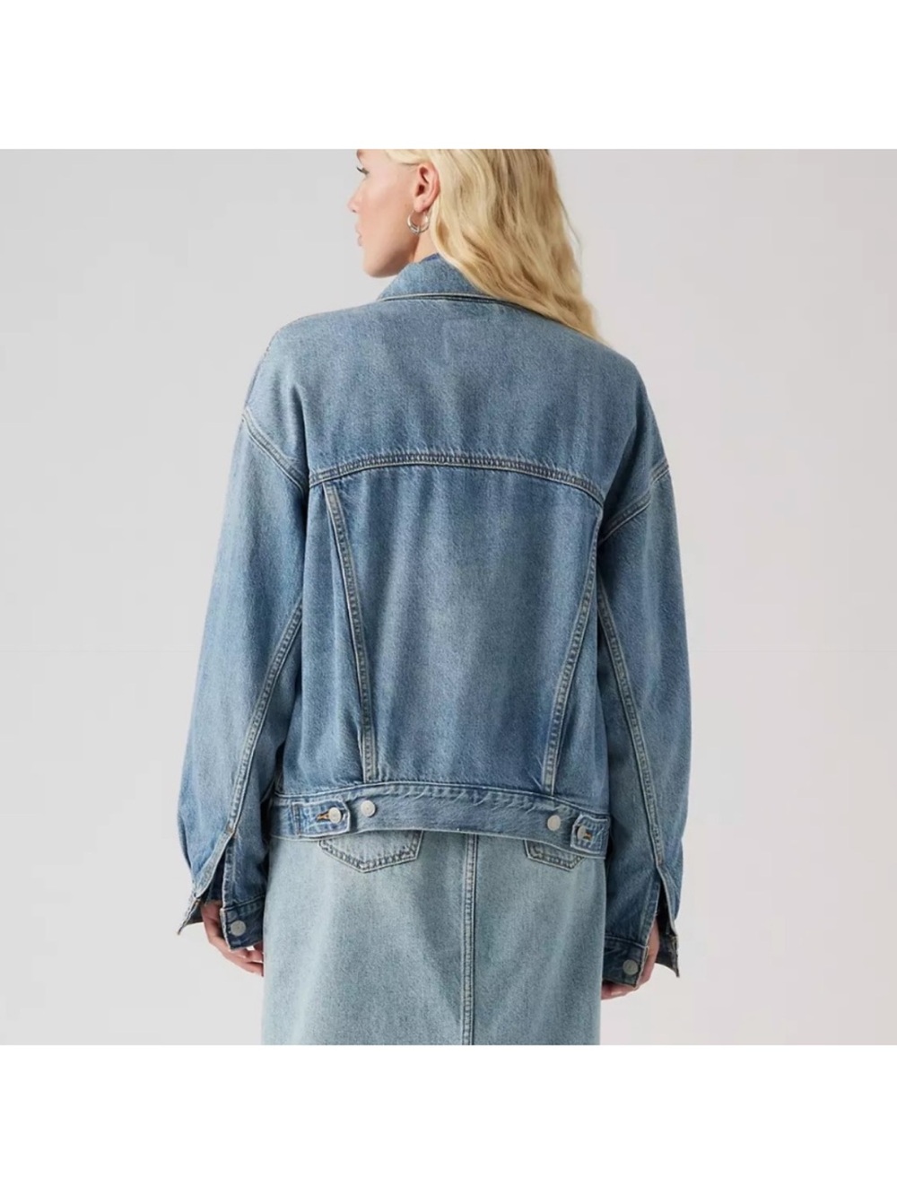 Levi’s Premium Jacket Womens Small 90s Trucker Oversized Soft Denim - Picture 9 of 11